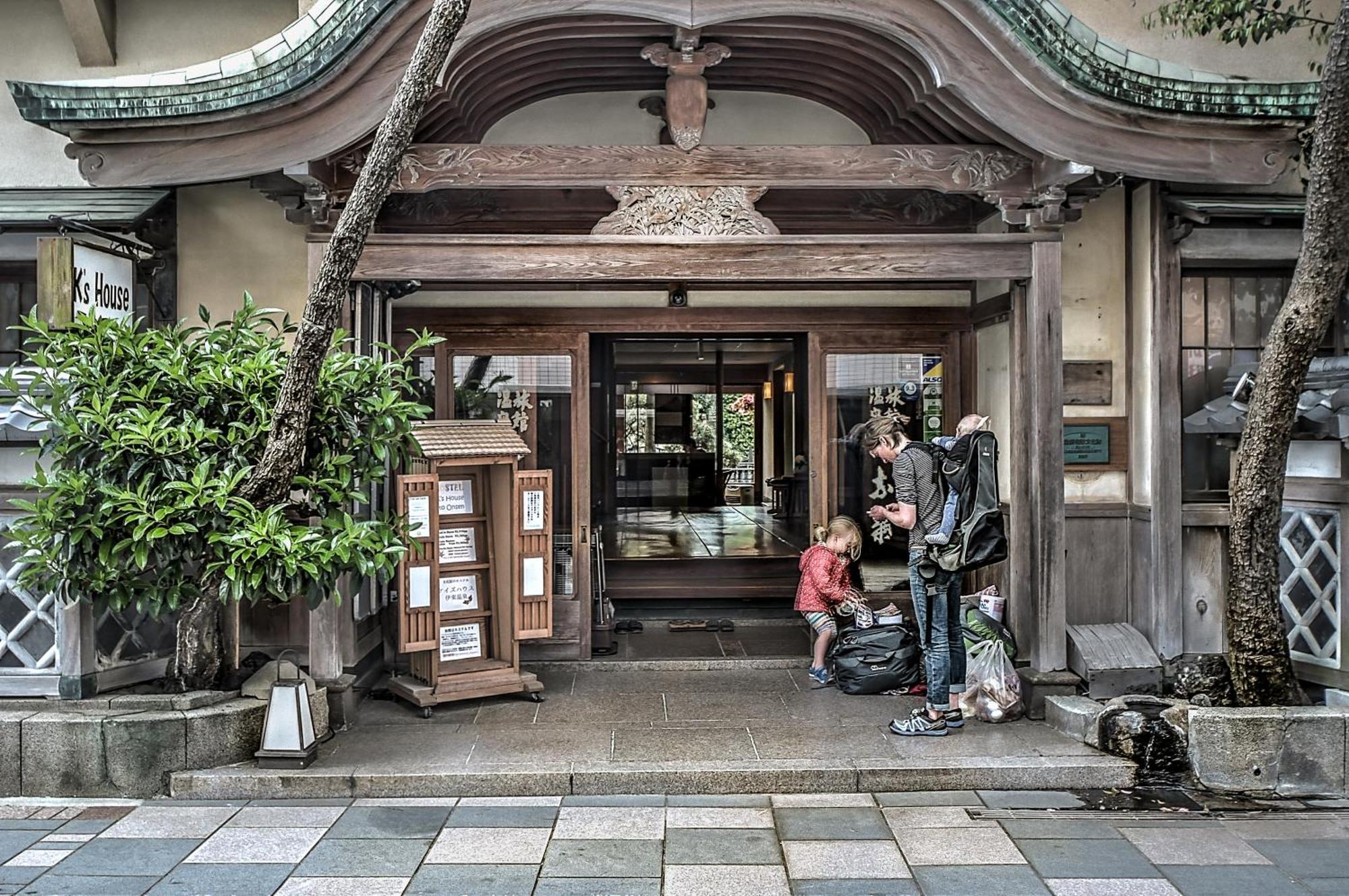 K'S House Ito Onsen - Historical Ryokan Hostel Bagian luar foto