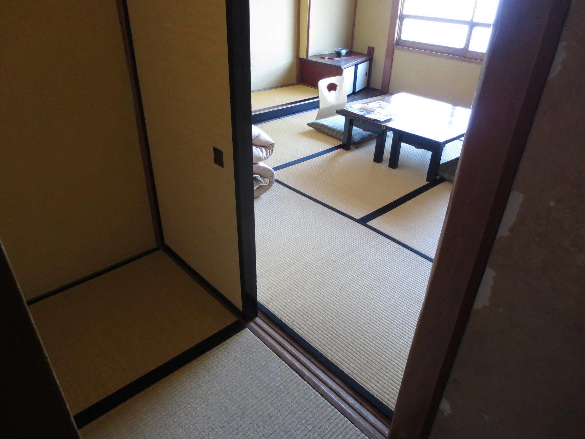 K'S House Ito Onsen - Historical Ryokan Hostel Bagian luar foto